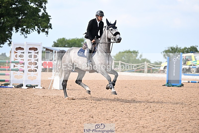 240828A-143939-00965 - Cls 4 Snr Newcomers and 1.10m Open