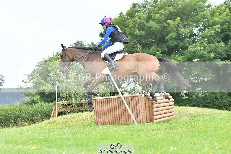 240803-115223-03384 - 015-Lara_Clarkson-NEWTIDE