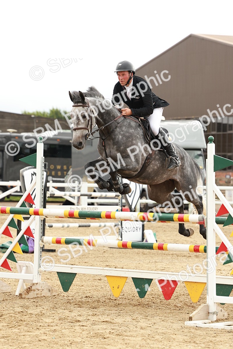 1I0A8117 - Class 5 - Senior Foxhunter 1.20m