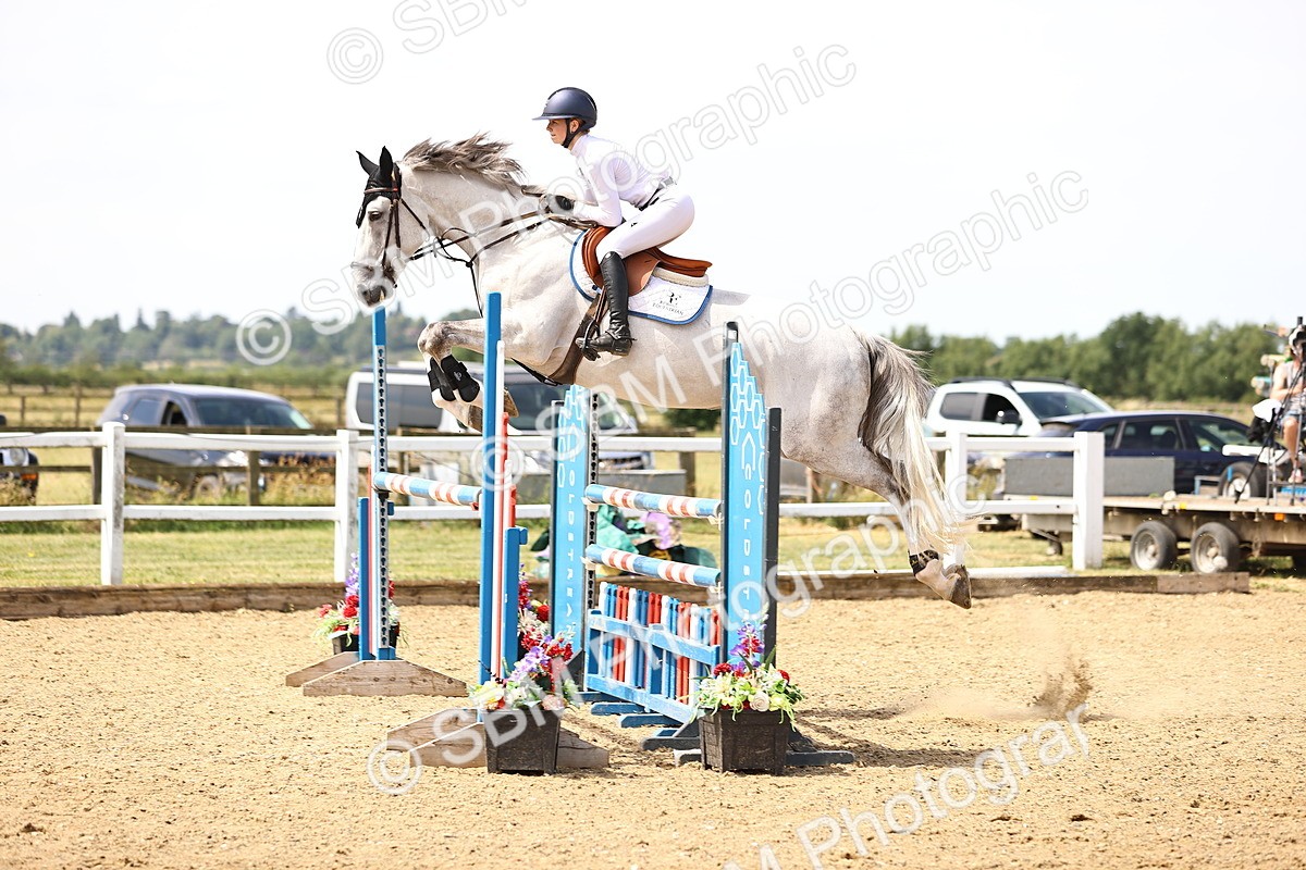 SBM_000696 - Class 15 - Redpost Equestian Senior Foxhunter - 1.20m