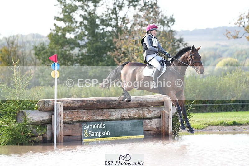 251024A-131530-11025 - B-158-Hannah.Hobhouse