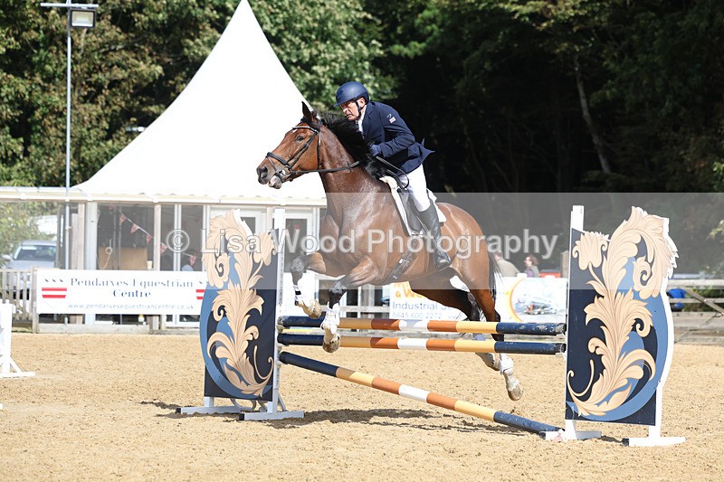 3E7A9386 - Class 9: Senior British Novice/90cm open