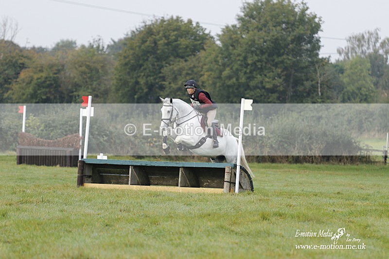 WWHT 171021 0641 - Novice Restricted (0.80m)  17/10/21