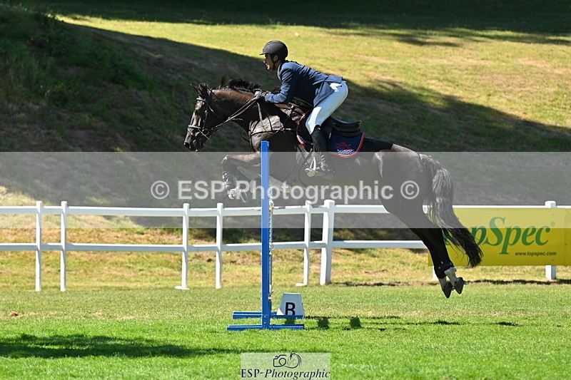 260704A-151917-15815 - Cls 33 Snr Fox Second Round