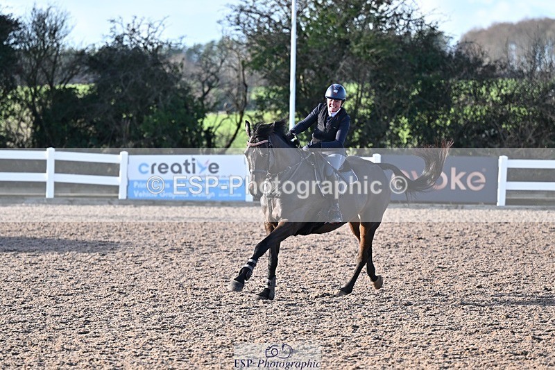 251203-125329-00561 - Cls 4 Newcomers and 1.10m Open