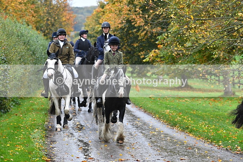 WJ5_6298 - B&B walk back for Hunt Tea !