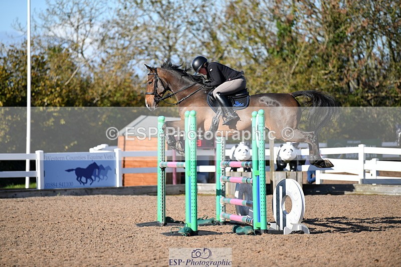 231110A-131631-00505 - Cls 5 Newcomers & 1.10m Open