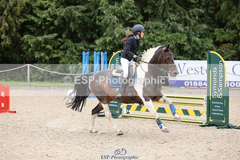 240615-160406-02187 - Cls 9&10 Club and Schools 70cm