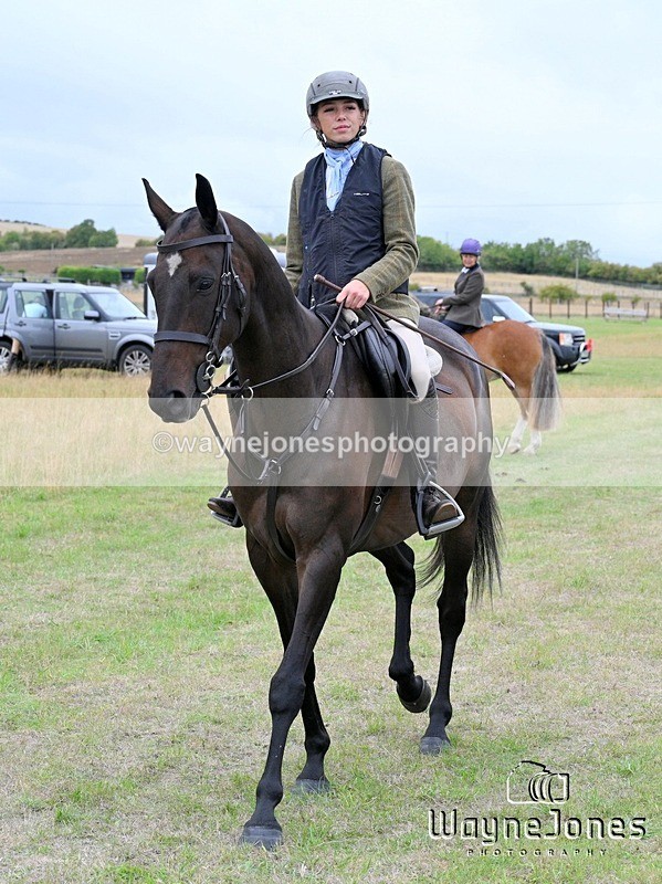 WJ7_0684 - Berks & Bucks Hound Exercise Blewbury 13-09-26