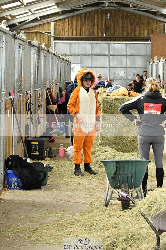 230804A-094658-01514 - Stable Shots