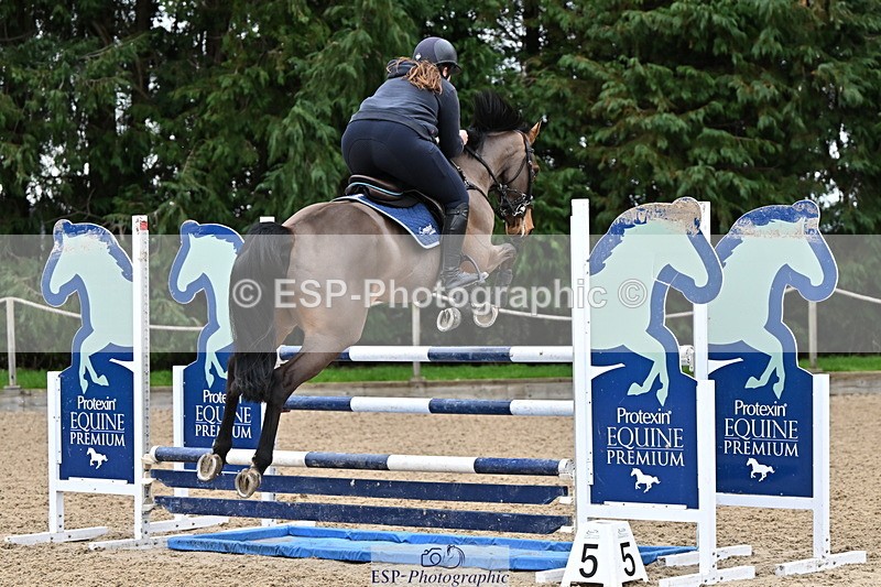 250201A-143711-00988 - Cls 04 Local Horse 120cm