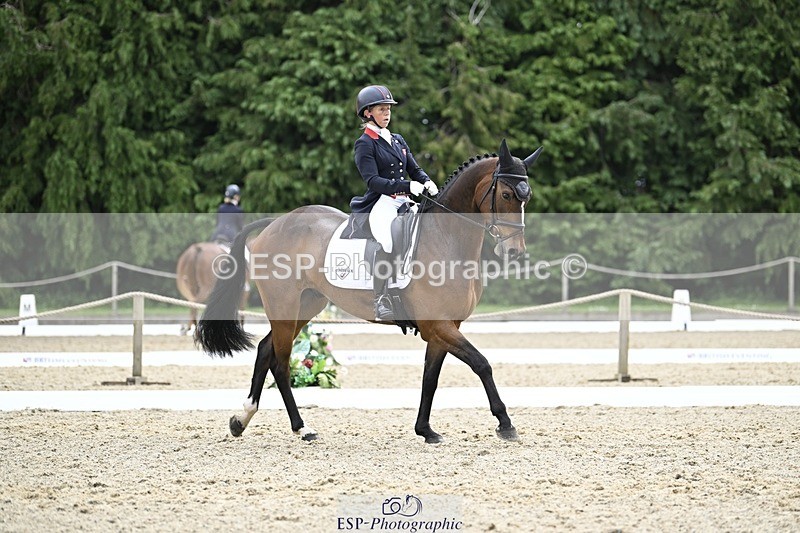 000101-204640-04220 - 409-MHS_SEVENTEEN-Rosalind_Canter