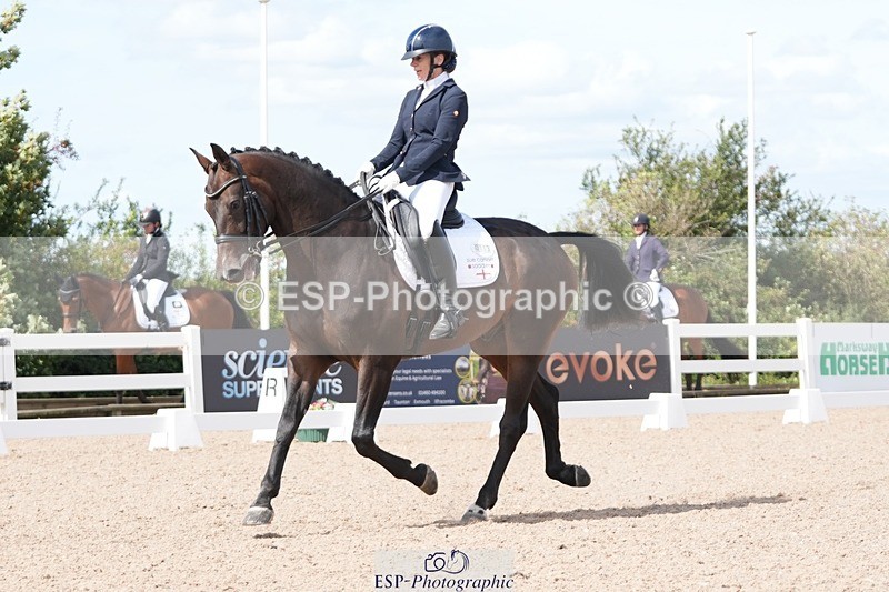 250906-134016-03352 - 113-Nicole.JahanshahiVirtual.Attraction