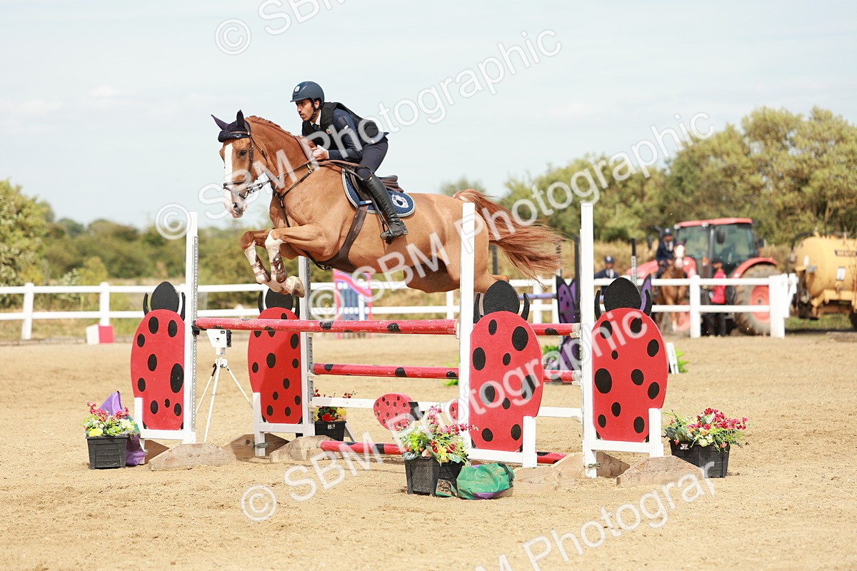 SBM_008212 - Class 4 - Senior Foxhunter - 1.20m Open