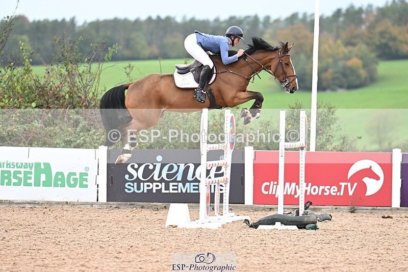 251022-141535-00618 - Cls 6 Snr Foxhunter 1.20m