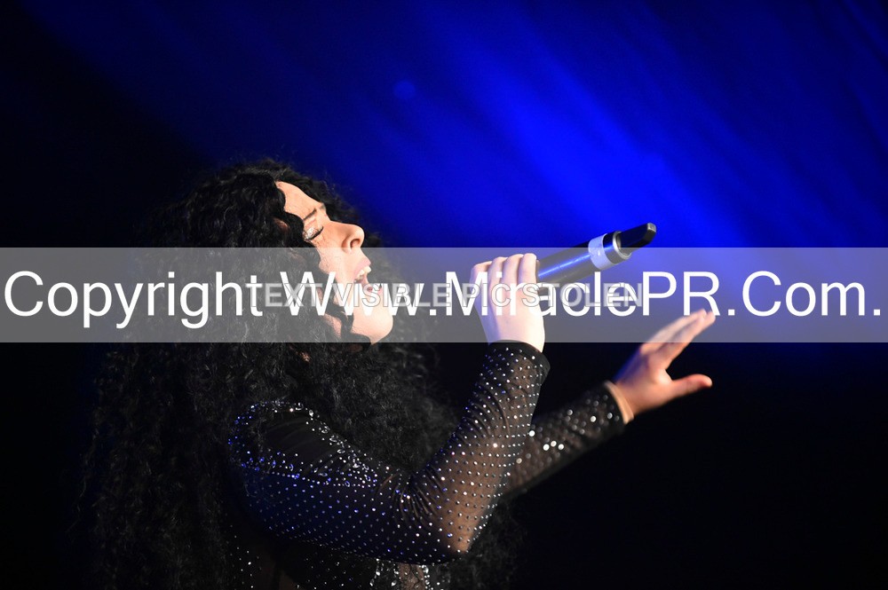 SH4_6812 - The Cher Experience