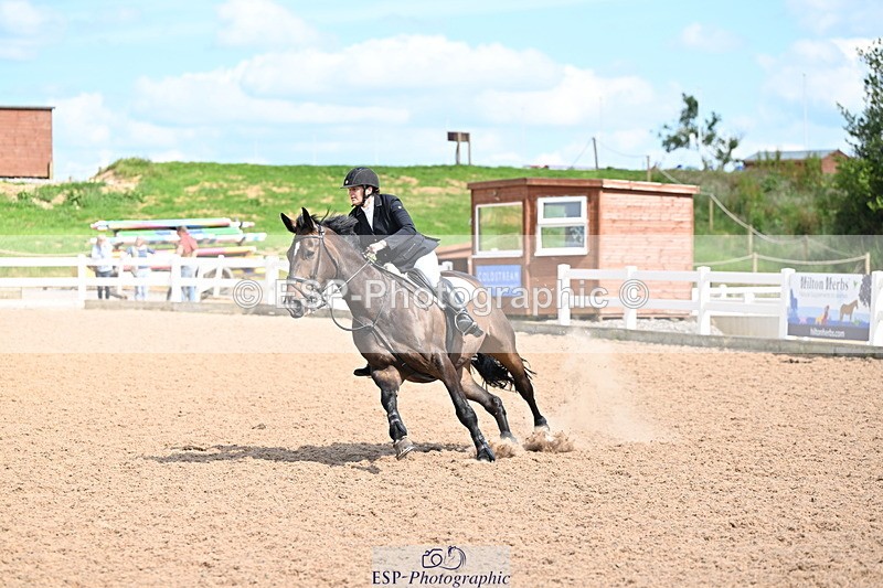240619A-160401-01120 - Cls 5 Snr Foxhunter and 1.20m Open