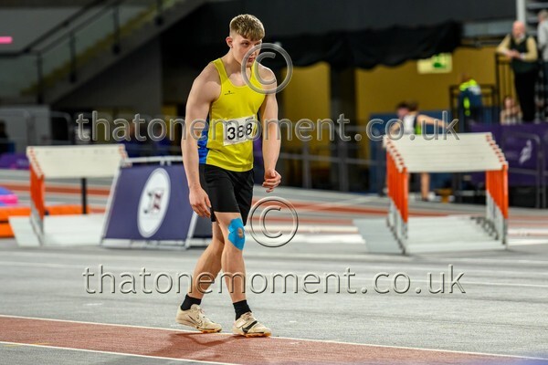 AgeInd25SAT-918713 - Field Male