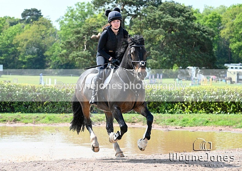 WJ7_7283 - The stables at Tweseldown 27-04-25