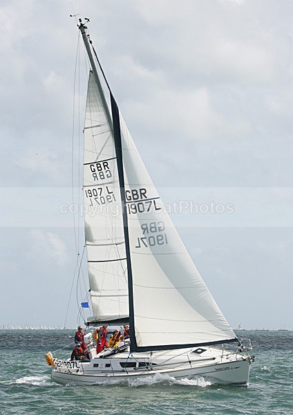 120630 SUMMER LAWNS GBR1907L WT7A3158 - ROUND THE ISLAND RACE - 30th June 2012