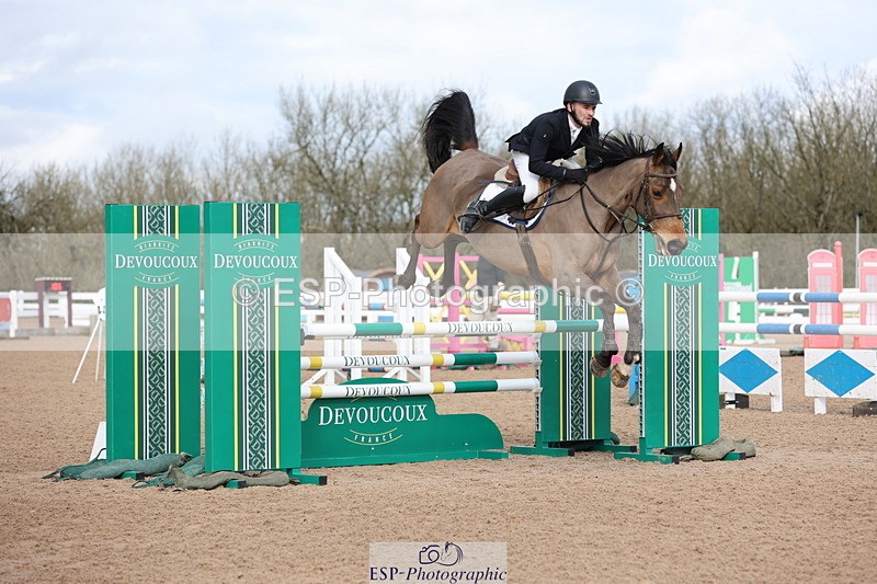 240223A-121429-01146 - Cls 4 Snr 1.05m Open