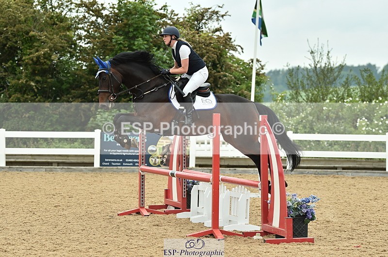 230611A-103600-04700 - Cls 32 85cm Amateur Qualifier