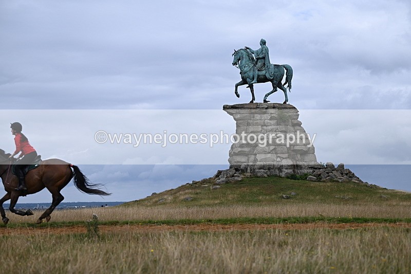 DSC_5931 - Time at Statue 12:17 to 12:44