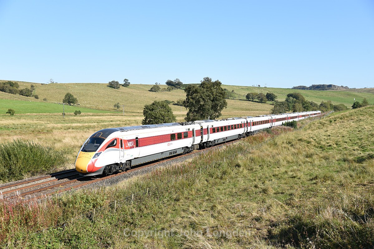 JL - 21.9.19 800106 1S12 10:26 Kings Cross - Edinburgh, Burnt Walls - Tyne Valley (west to east)