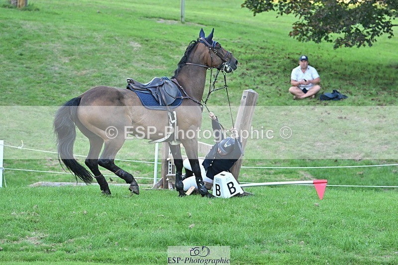 230909-181840-08058 - Cls 14 Snr 1m Derby