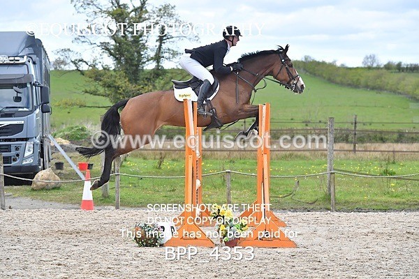BPP_4353 - CLASS 8 FRI Senior Foxhunter/ 1.20m Open
