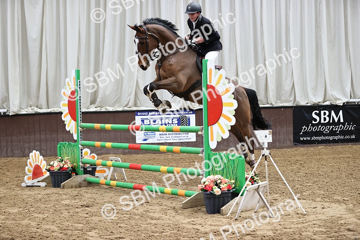 SBM_005913 - Class 16 - Senior Newcomers - 1.10m Open