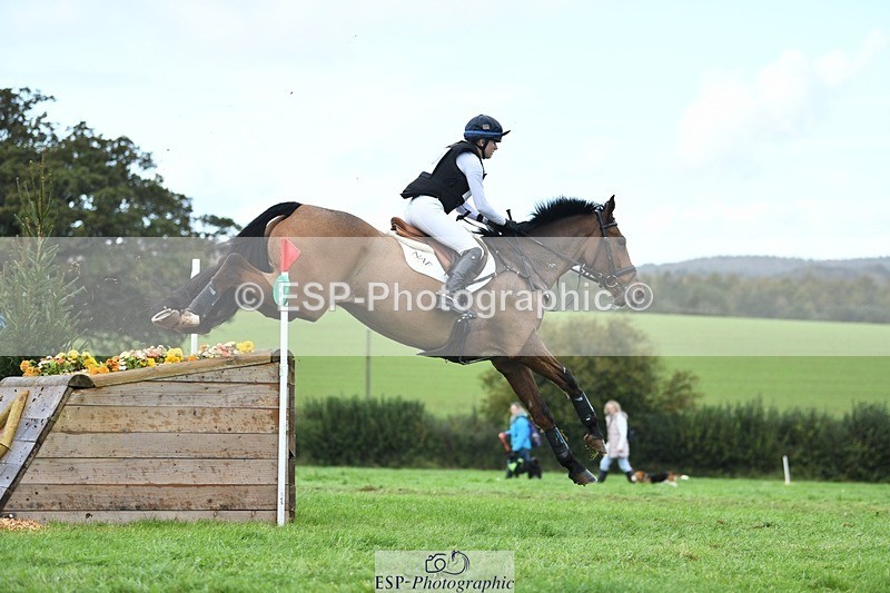 231022-133913-28717 - 330-TRINITY.THANKS.AWFULLY-Imogen.Gloag-XC