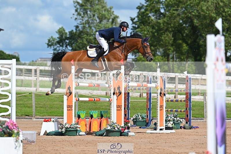 230721A-160602-07613 - Cls 10, 2 Star Big 1.45m Start to break