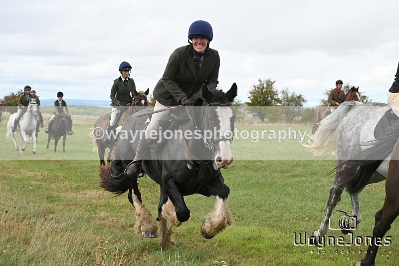 WJ7_1003 - Berks & Bucks Hound Exercise Blewbury 13-09-26