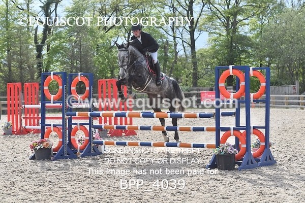 BPP_4039 - CLASS 9 - FRI - Senior Newcomers/ 1.10m Open