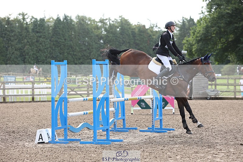 240804-100923-10918 - 359-Max_Forster-HOLD_ON_MY_HEART