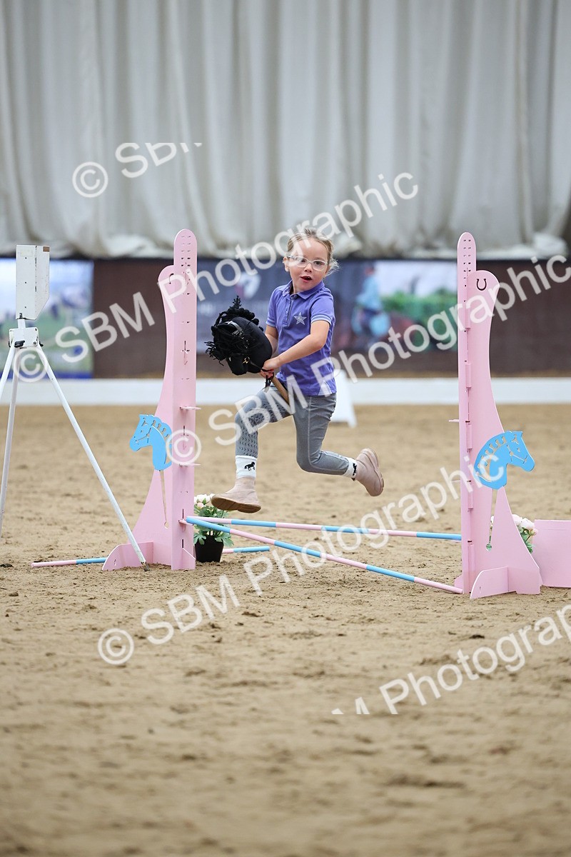 SBM_000253_Class 9 - 20cm Championship Final - Cart - Donna