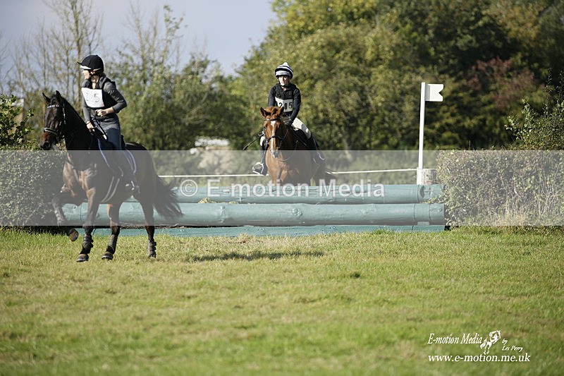  WWHT 171021 3593 - Intermediate Pairs (0.90m)  17/10/21