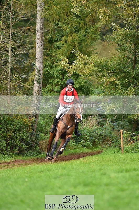 231022-134208-28898 - 321-MAN.ABOUT.TOWN.II-David.Doel-XC