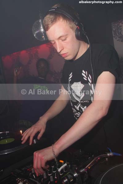 049 - Soul:ution vs Strange Fruit  28.05.10