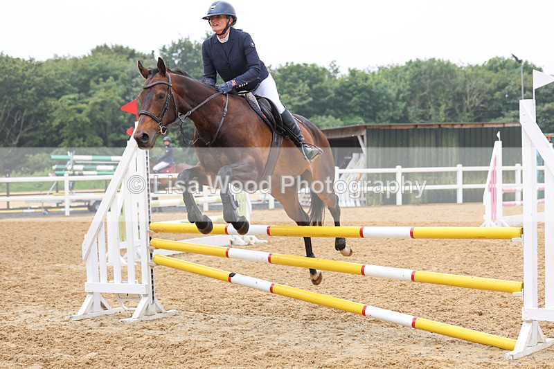3E7A5601 - Class 4: Senior British Novice/90cm open