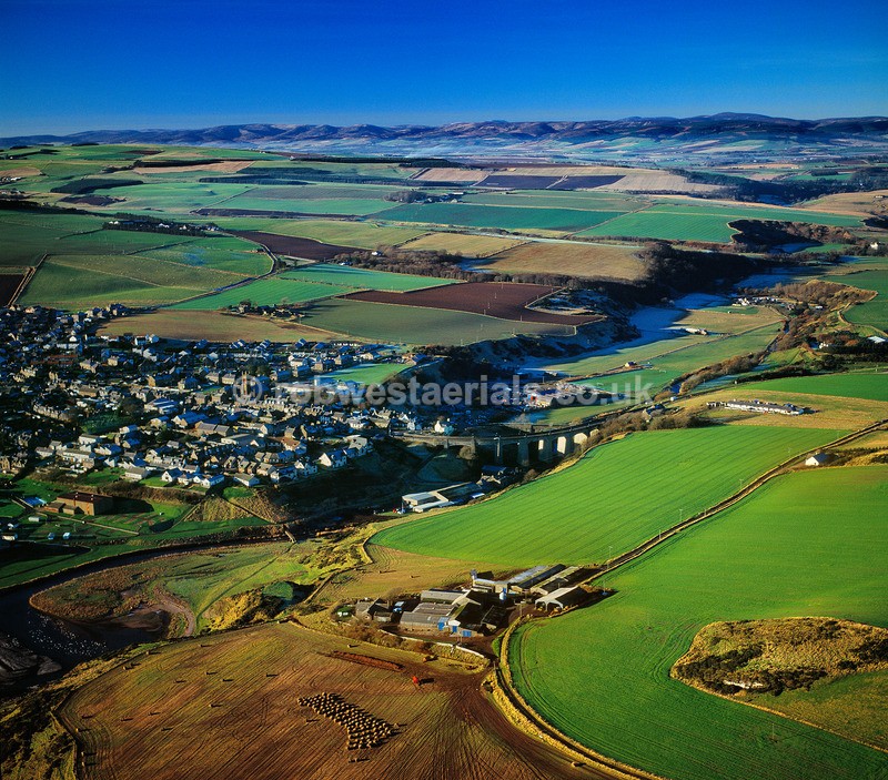 A00203B Inverbervie Village in 2001 - Settlements, infrastructure and attractions