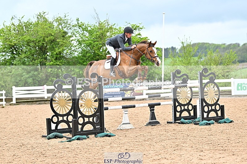 240501A-140734-00965 - Cls 8 Snr Foxhunter and 1.20m Open