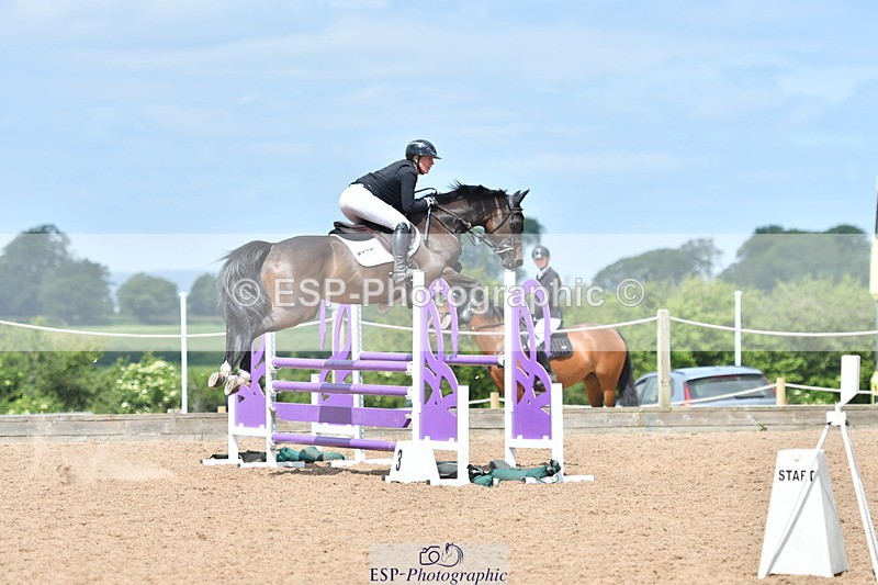 240609A-113609-04633 - Cls 17 Snr 1.05m Open