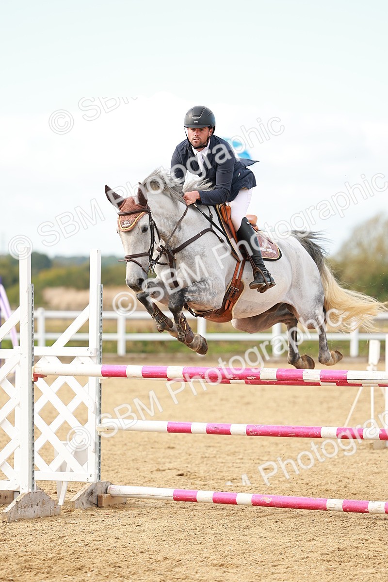 SBM_001814 - Class 4 - Senior Newcomers - 1.10m