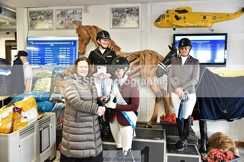 250215-153756-04498 - Medium Gold Presentations