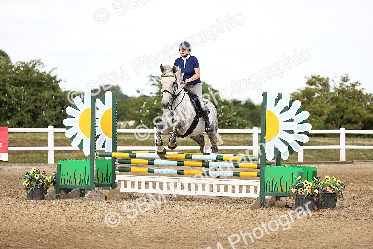 SBM_002340 - Class 18 - Ariat Senior British Novice- 90cm Open