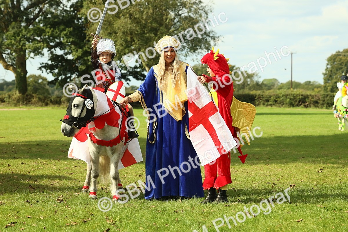 SBM_63635 - S35 - Fancy Dress Showing