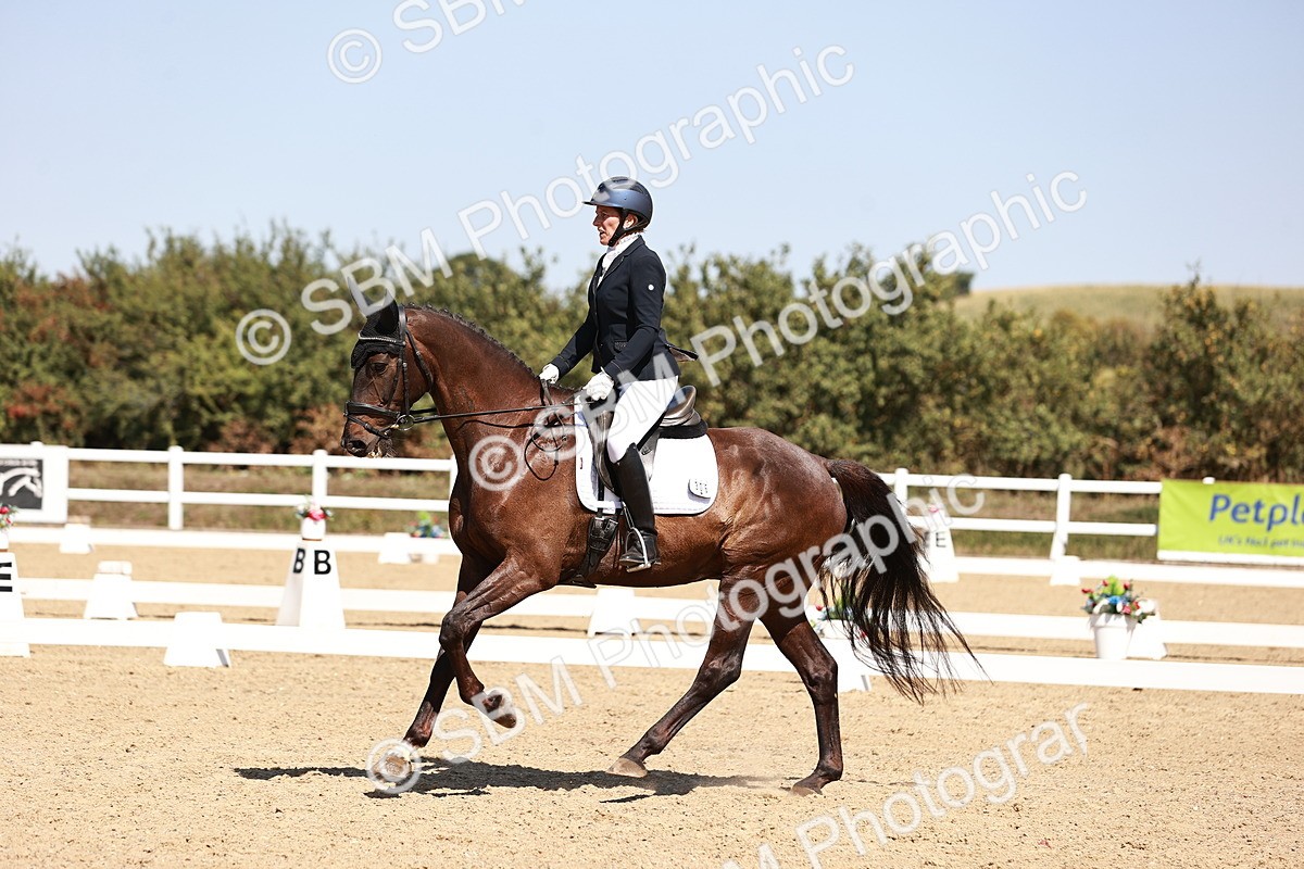 SBM_004935 - Class 12 - Novice 5 - 12.02-12.44