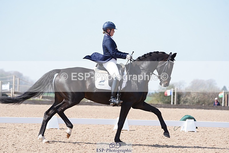 250404-133144-06200 - 003-Abbie.Newbury-Seagry.Firstamour